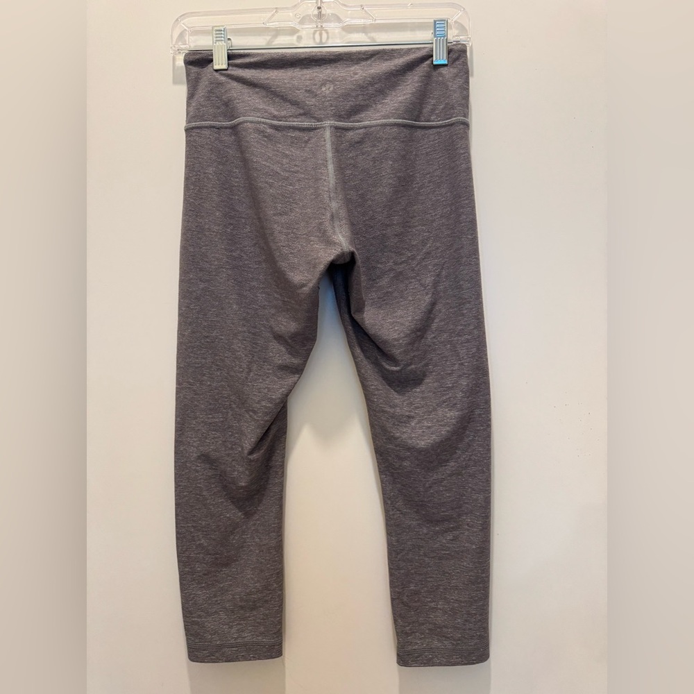 Lululemon gray crops, size 6